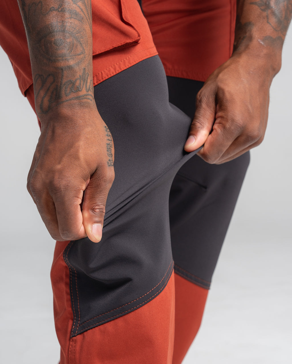 Stratus Lite Stretch Pants - Dark olive green /black